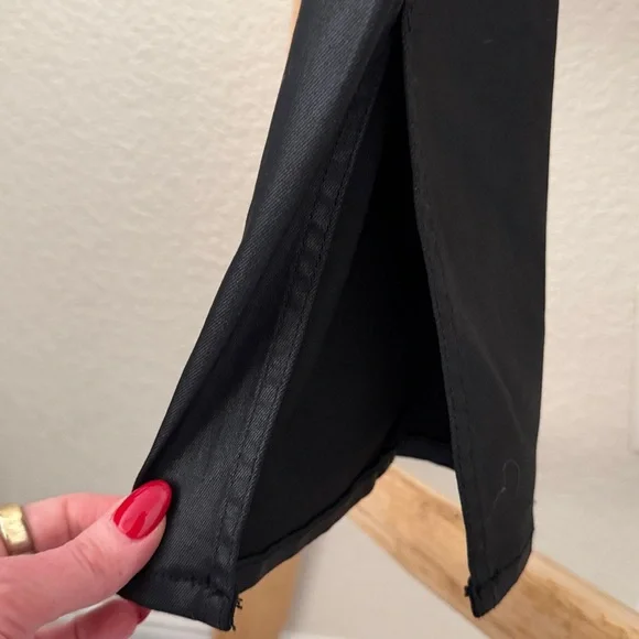 Abercrombie & Fitch 90’s Slim & Straighten Ultra High Rise Coated Black Vent Hem - Picture 6 of 6
